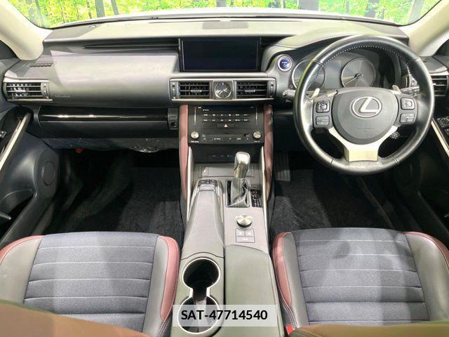 Lexus IS 2017-02 7725055-1