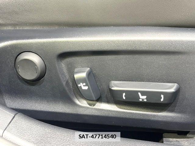 Lexus IS 2017-02 7725055-6