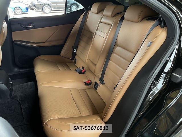 Lexus IS 2013-07 7725057-10