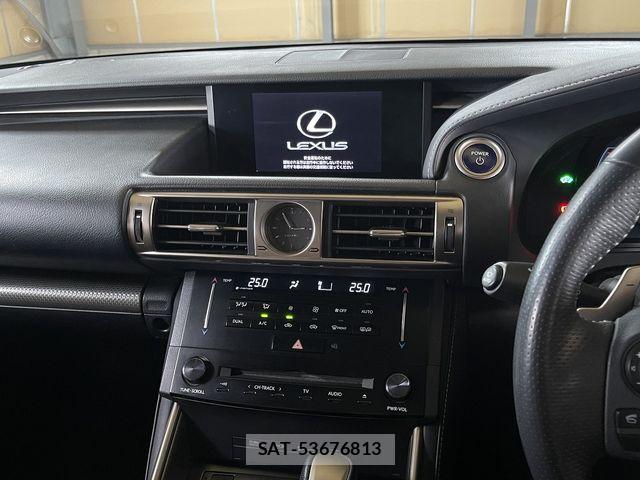 Lexus IS 2013-07 7725057-26