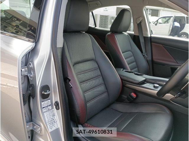 Lexus IS 2018-01 7786468-9