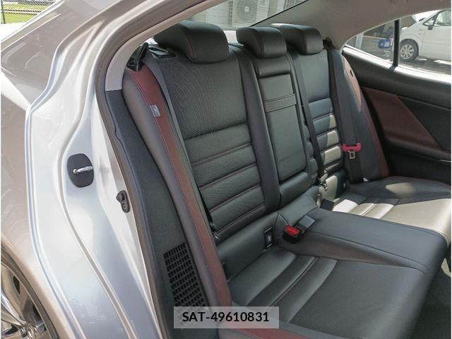 Lexus IS 2018-01 7786468-11