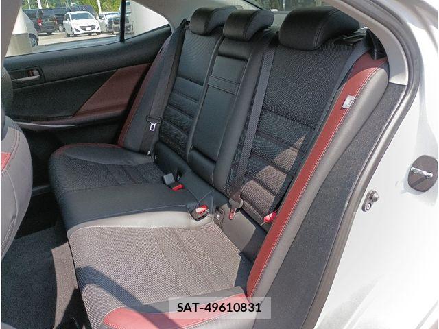 Lexus IS 2018-01 7786468-12