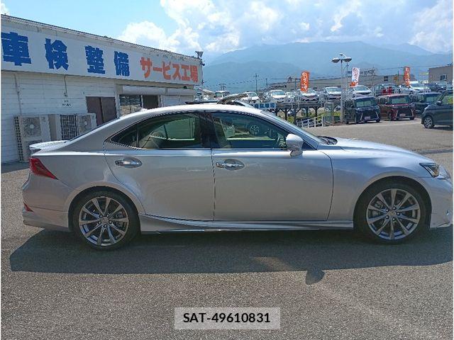 Lexus IS 2018-01 7786468-14