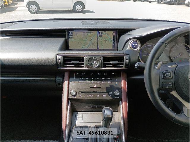 Lexus IS 2018-01 7786468-15
