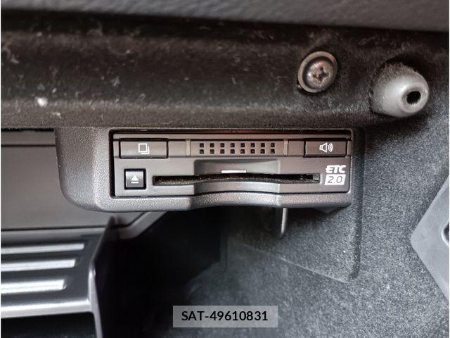Lexus IS 2018-01 7786468-16