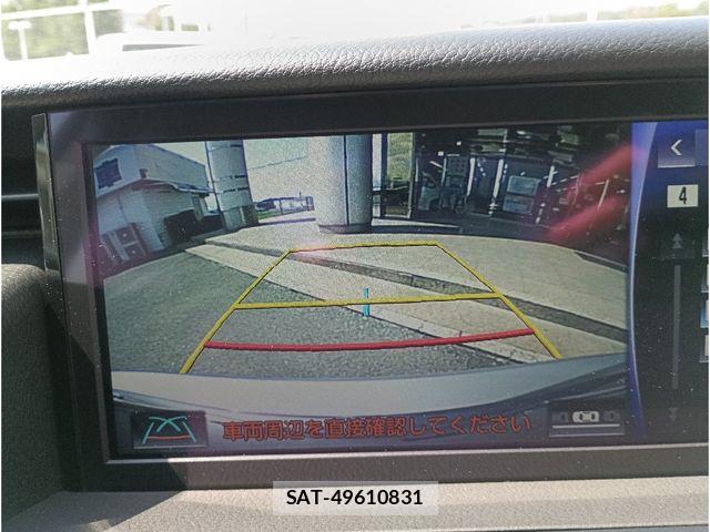 Lexus IS 2018-01 7786468-18