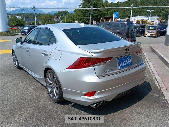 Lexus IS 2018-01 7786468-1