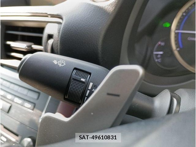 Lexus IS 2018-01 7786468-22