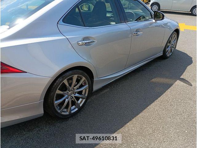 Lexus IS 2018-01 7786468-6