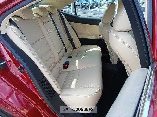 Lexus IS 2013-08 7786462-16