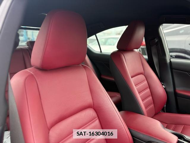 Lexus IS 2022-05 7786481-10