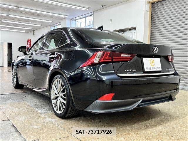 Lexus IS 2015-05 7786461-17