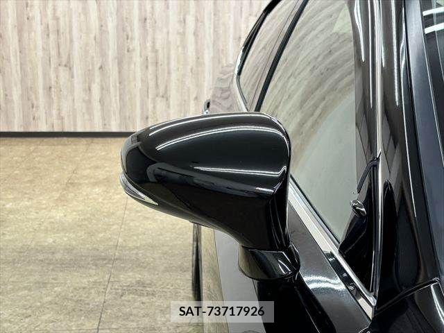 Lexus IS 2015-05 7786461-24