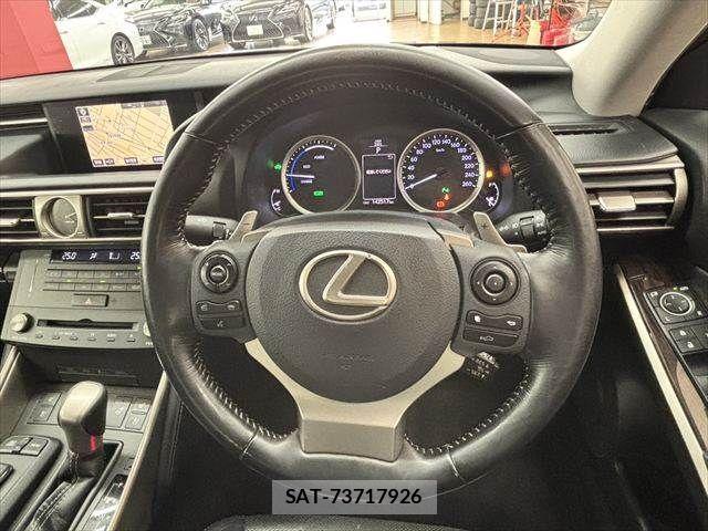 Lexus IS 2015-05 7786461-8
