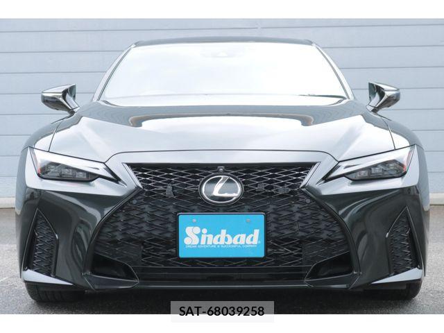 Lexus IS 2023-06 7786485-10