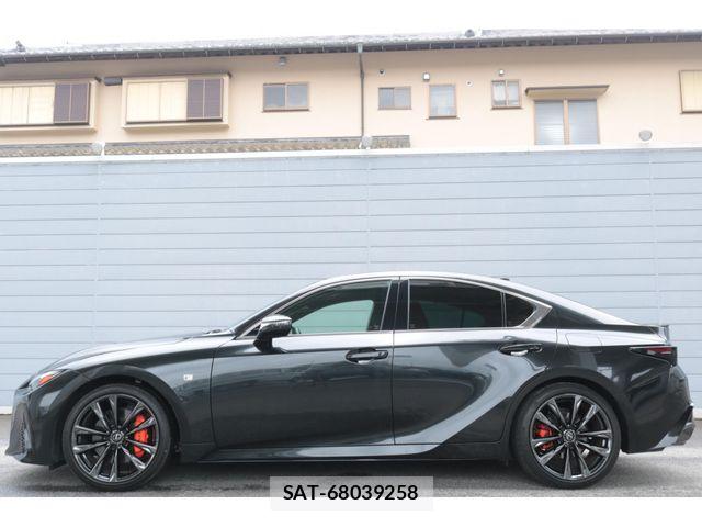 Lexus IS 2023-06 7786485-12