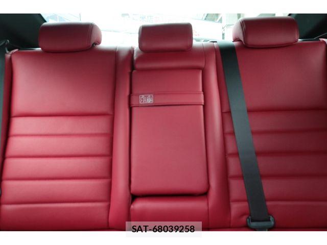 Lexus IS 2023-06 7786485-18