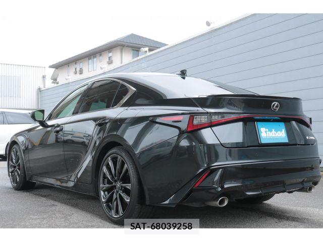Lexus IS 2023-06 7786485-1