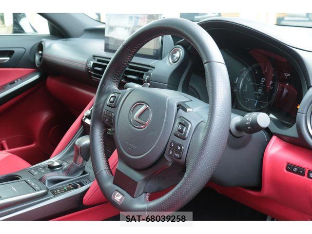 Lexus IS 2023-06 7786485-23