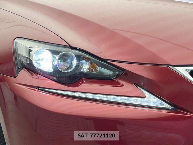 Lexus IS 2013-09 7786463-12
