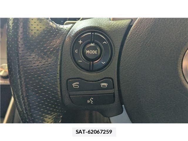 Lexus IS 2016-07 7786470-15