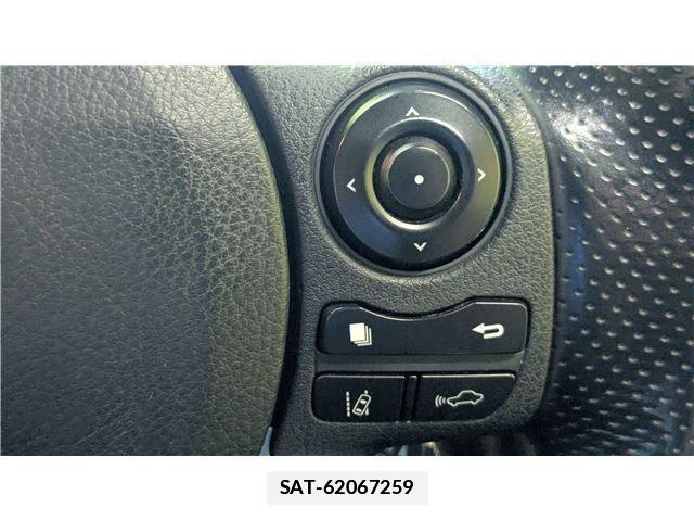 Lexus IS 2016-07 7786470-16