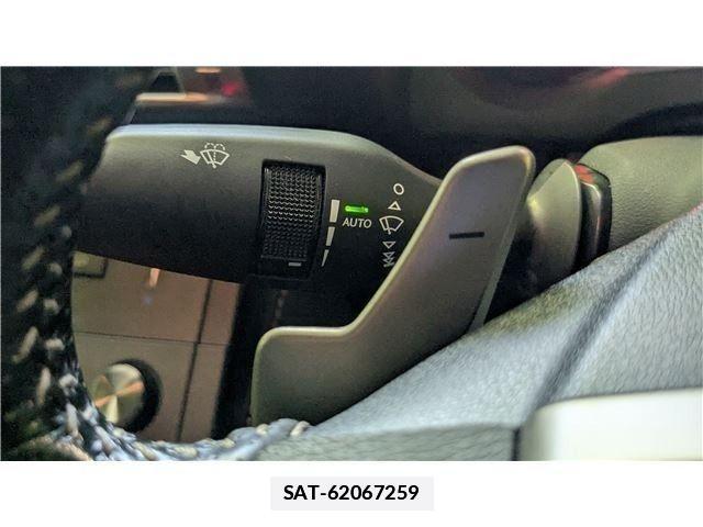 Lexus IS 2016-07 7786470-17