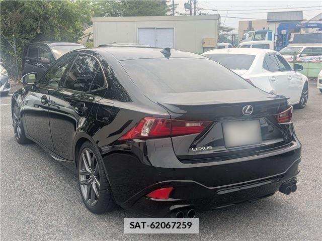 Lexus IS 2016-07 7786470-1