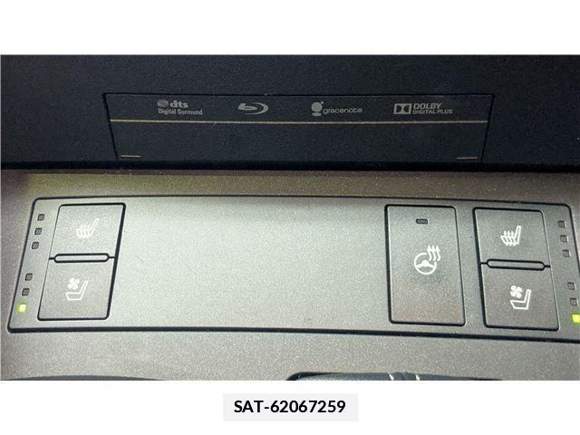 Lexus IS 2016-07 7786470-23