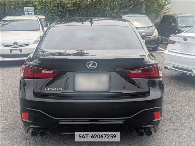 Lexus IS 2016-07 7786470-5
