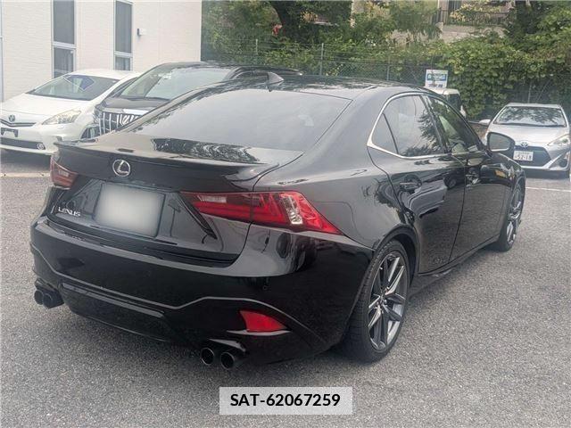 Lexus IS 2016-07 7786470-6