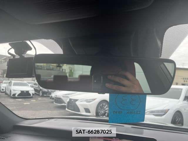 Lexus IS 2021-10 7786480-5