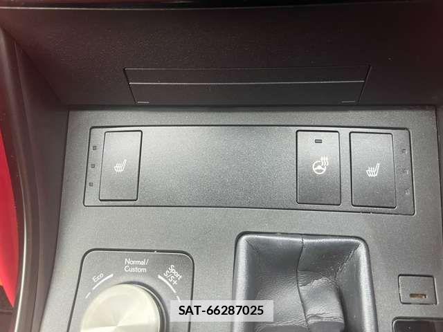 Lexus IS 2021-10 7786480-8