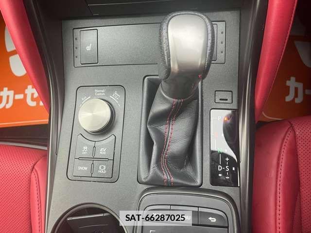 Lexus IS 2021-10 7786480-12