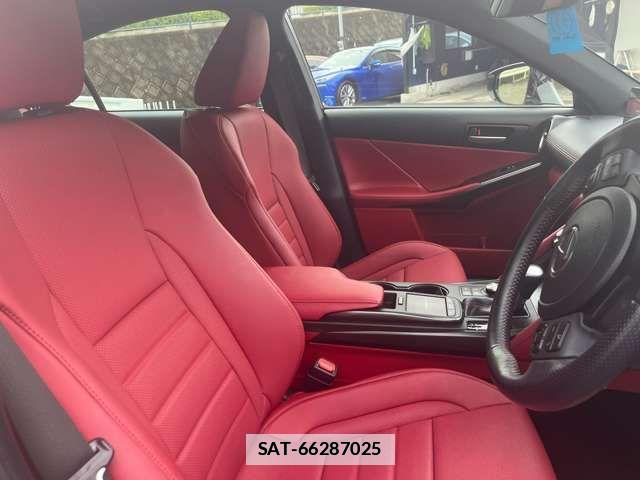 Lexus IS 2021-10 7786480-1