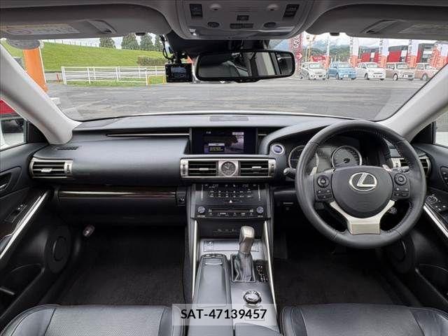 Lexus IS 2013-11 7877340-1