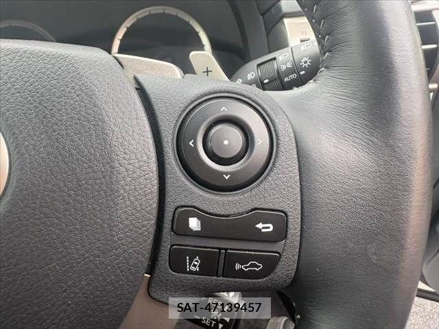 Lexus IS 2013-11 7877340-6