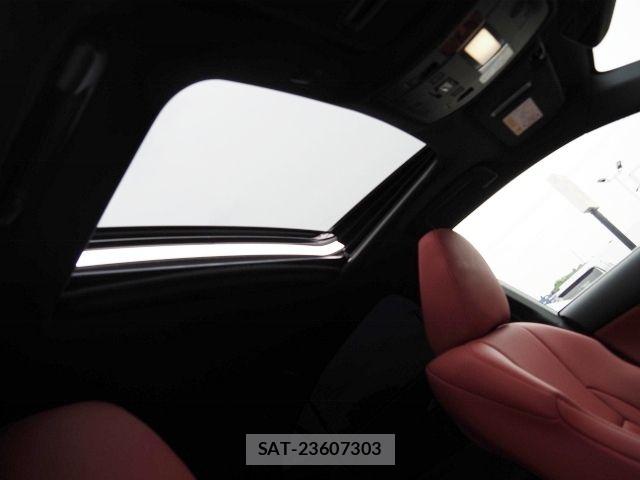 Lexus IS 2020-12 7877337-10