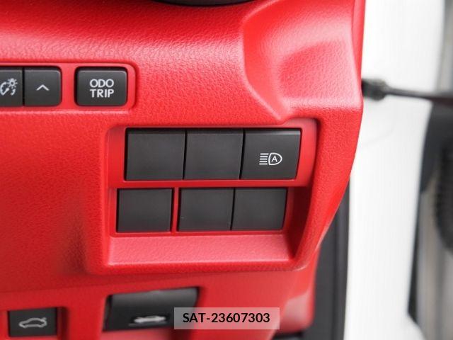 Lexus IS 2020-12 7877337-25