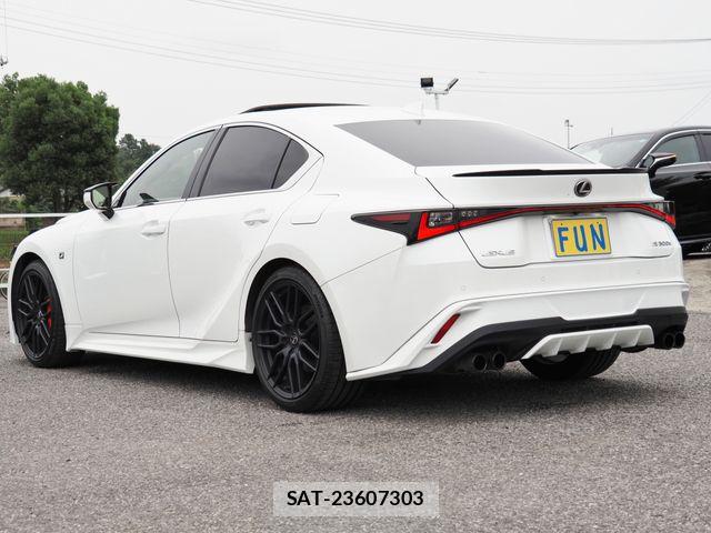 Lexus IS 2020-12 7877337-5