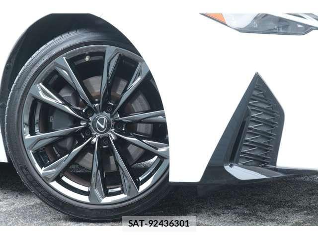 Lexus IS 2022-09 7877336-9