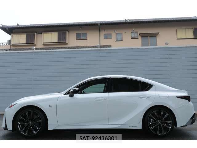 Lexus IS 2022-09 7877336-14