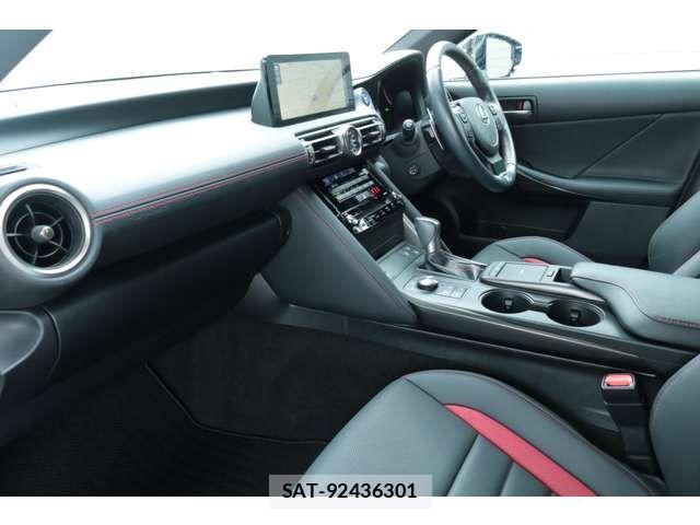 Lexus IS 2022-09 7877336-7