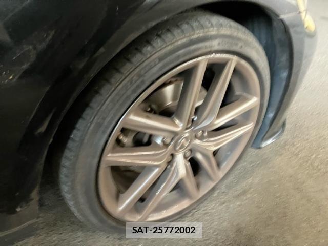 Lexus IS 2014-05 7877342-10