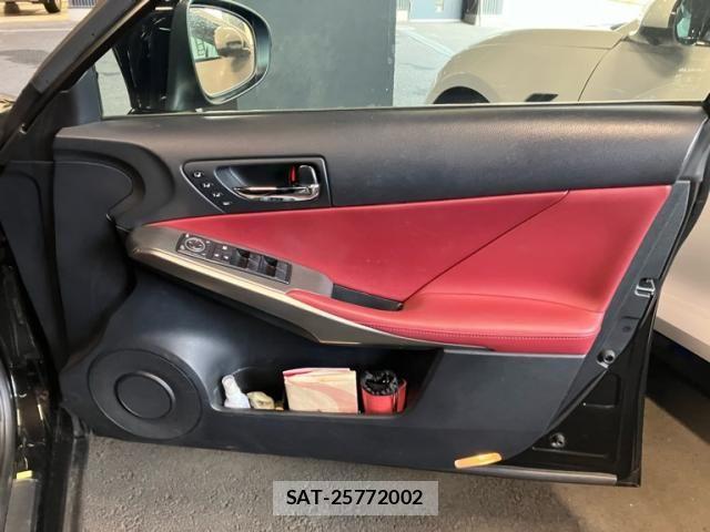 Lexus IS 2014-05 7877342-17