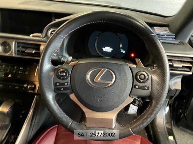 Lexus IS 2014-05 7877342-21