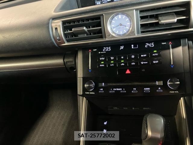 Lexus IS 2014-05 7877342-24
