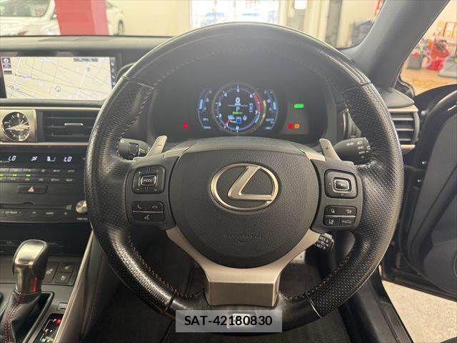 Lexus IS 2017-02 7877338-9