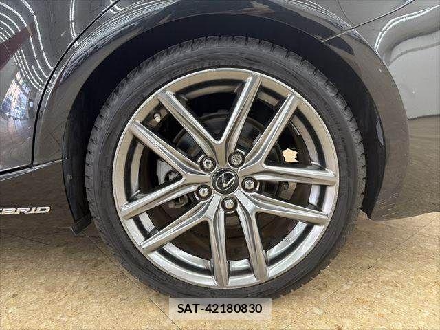 Lexus IS 2017-02 7877338-25